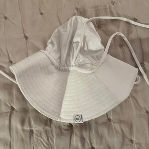 Girls Swim and Sun Hat - size 3 to 6 years